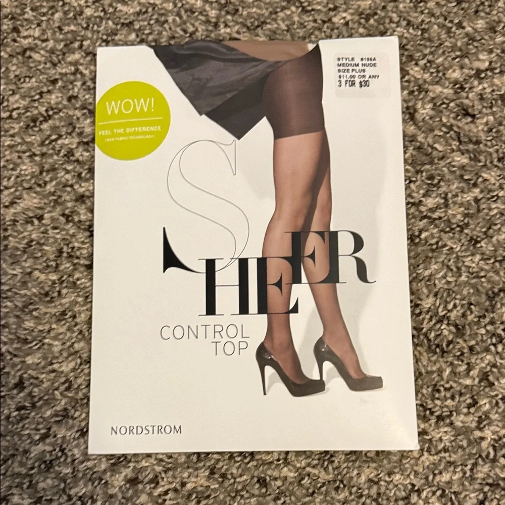 4 pairs panty hose new in package
